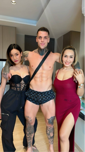 Openfans : 2สาว เลดี้บอยเดือด