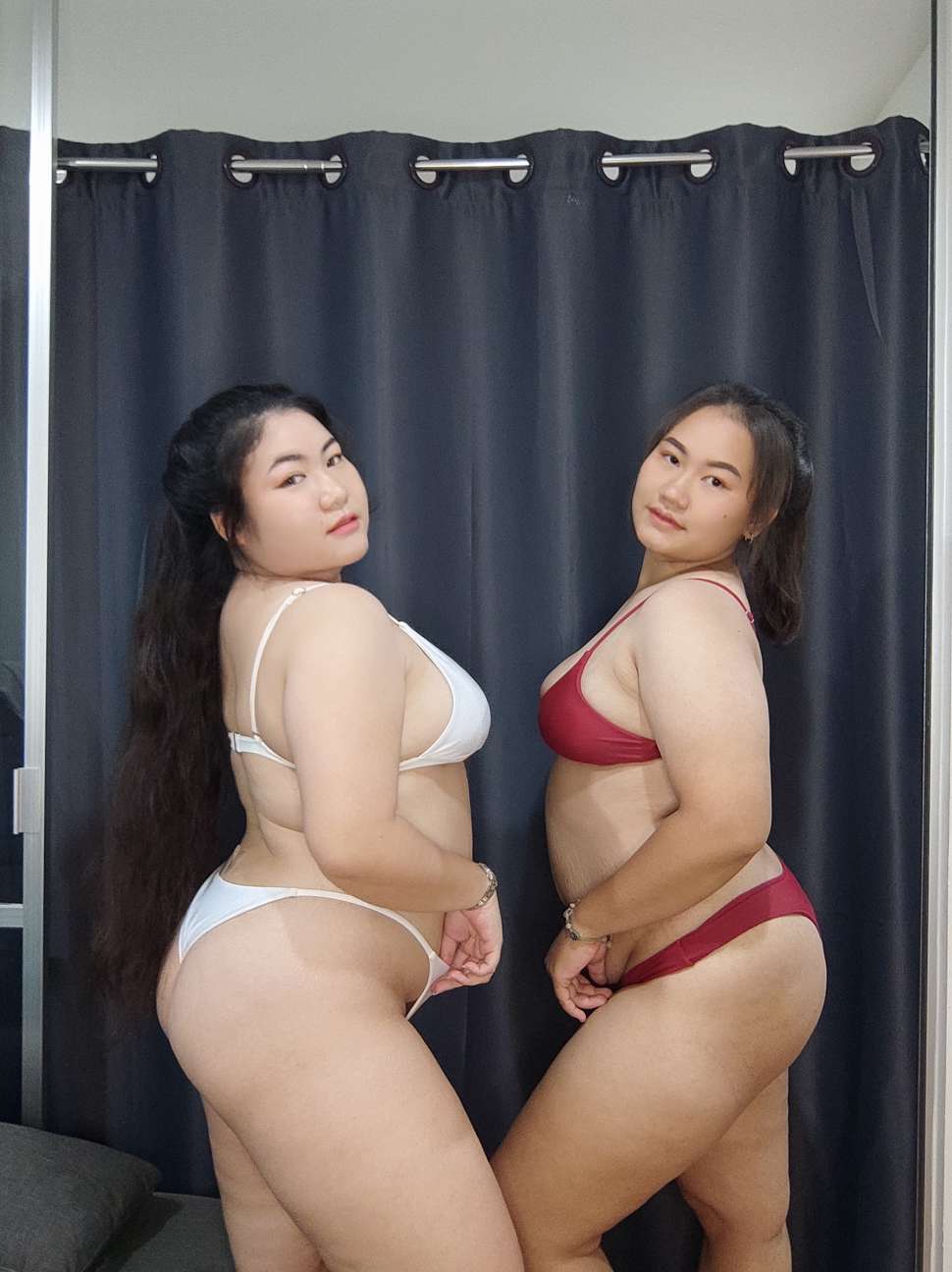 Openfans : 2สาวรุมพี่เทพ😝