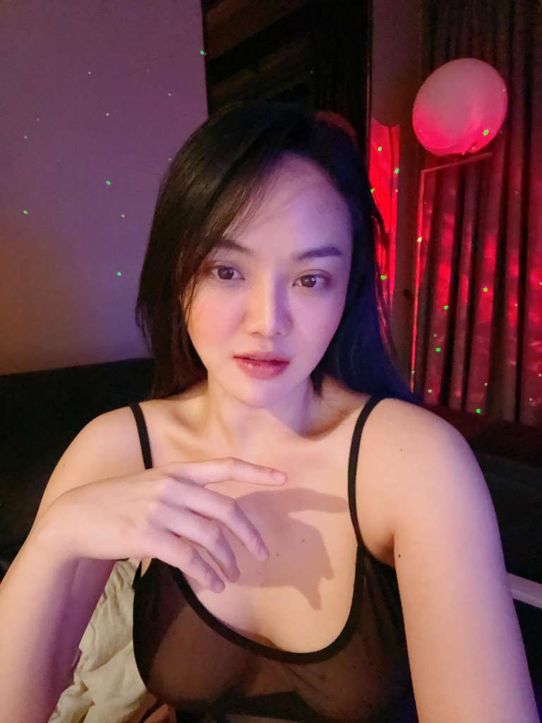 Openfans : เนียนชมพูทั้งตัวชอบไหมคะ