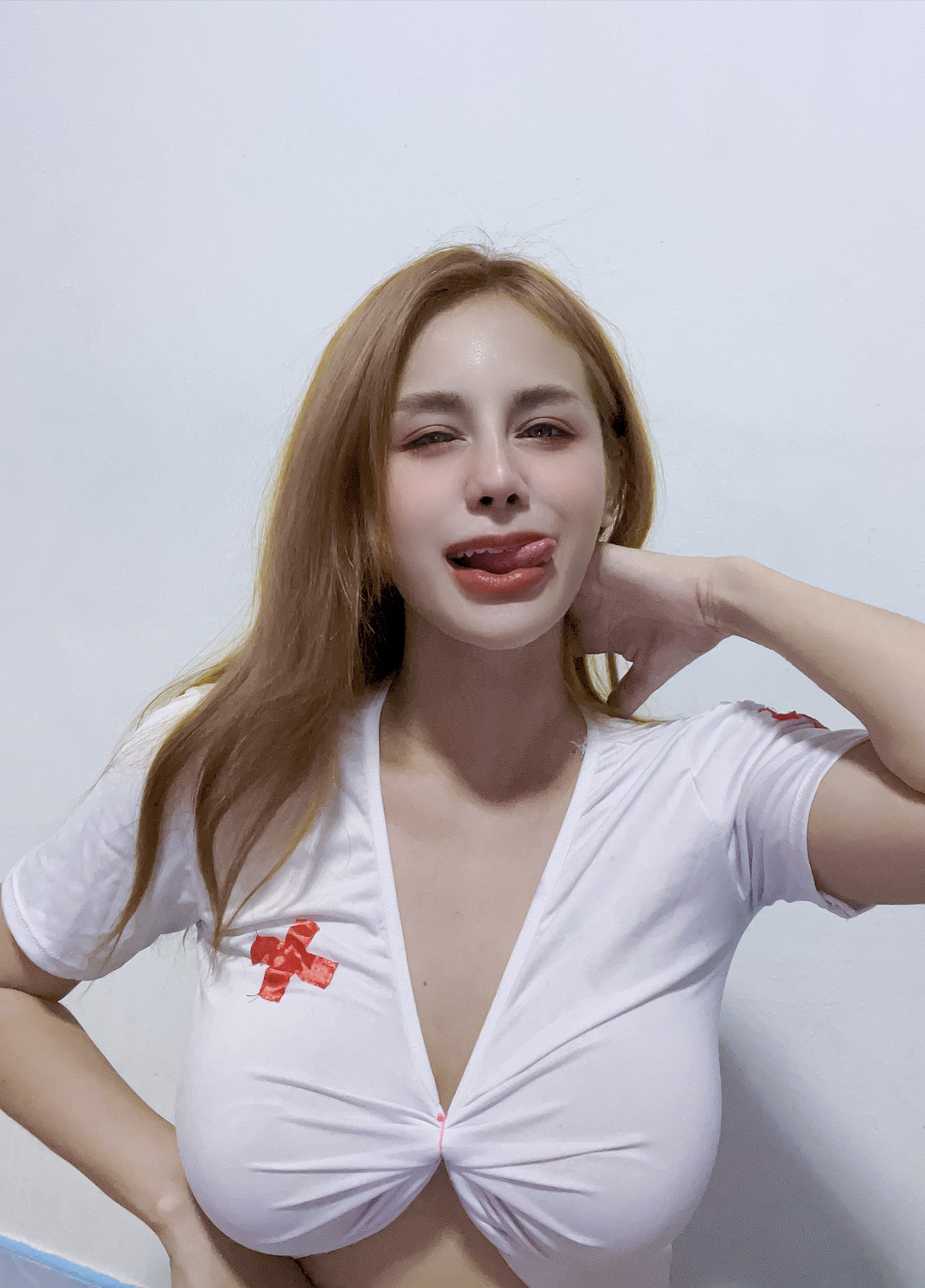 Openfans : โคตรเสียวมีคนช่วยแยง