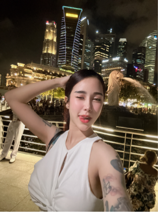 Openfans :  เขี่ยหัวนม 