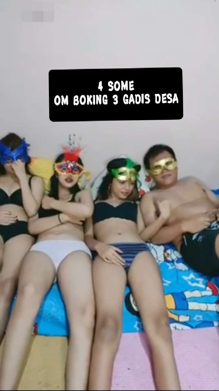 Openfans : 4 SOME 3 gadis