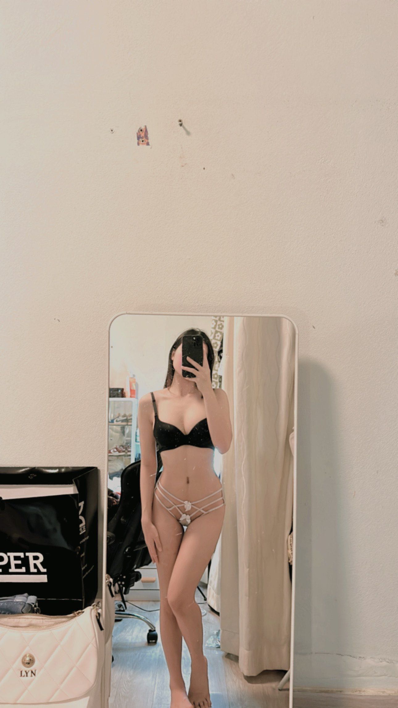 Openfans : เสร็จน้ำพุ่งกระจาย💦🤫